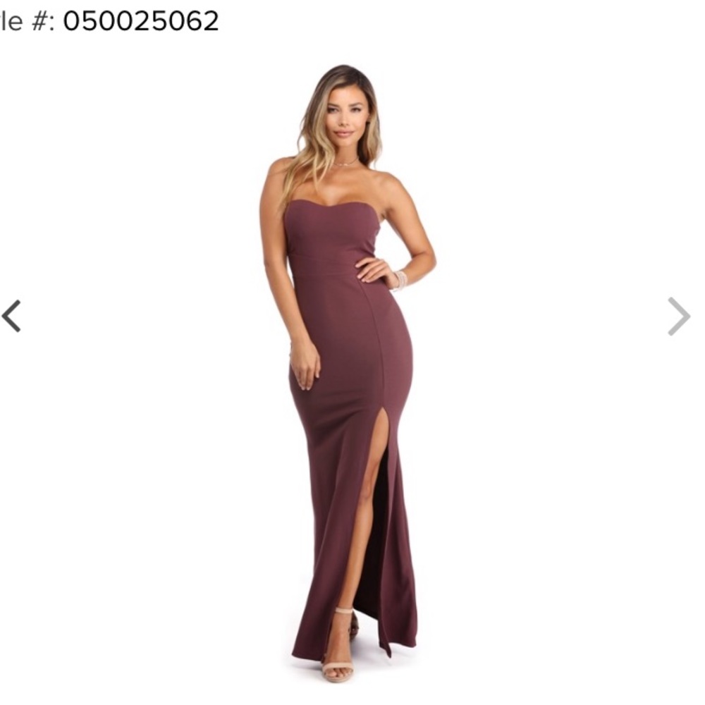 Windsor Prom Dress Size: M
